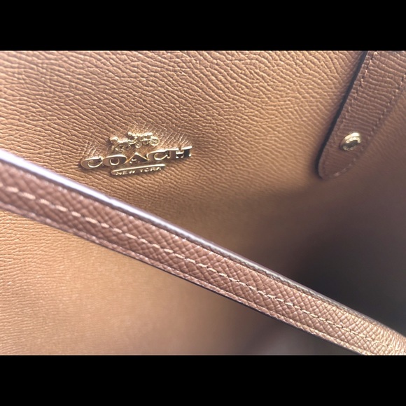 NWT Coach Tote with pouch - Picture 5 of 6